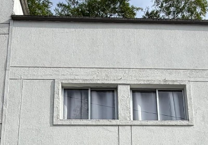 Fachada del segundo nivel de un local comercial en Armenia evaluado tras el sismo de 2026