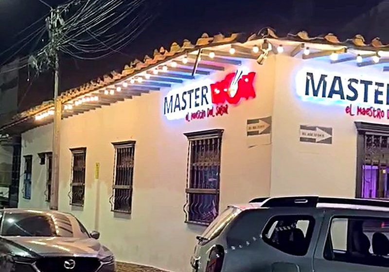 Fachada del local Master Wok en Quimbaya, evaluado tras el sismo de 2026