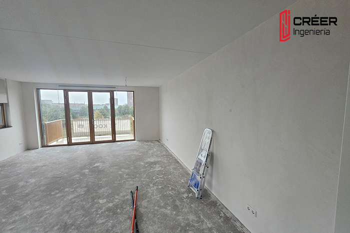 Rehabilitación con paredes y acabados en fase final