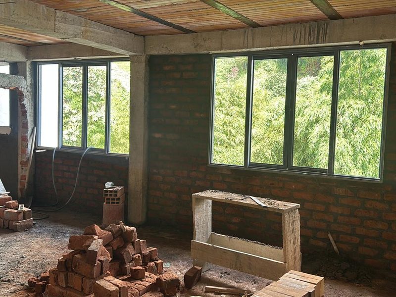 Obra de reforzamiento estructural de una vivienda en Ibagué: pórtico de concreto y muros de mampostería